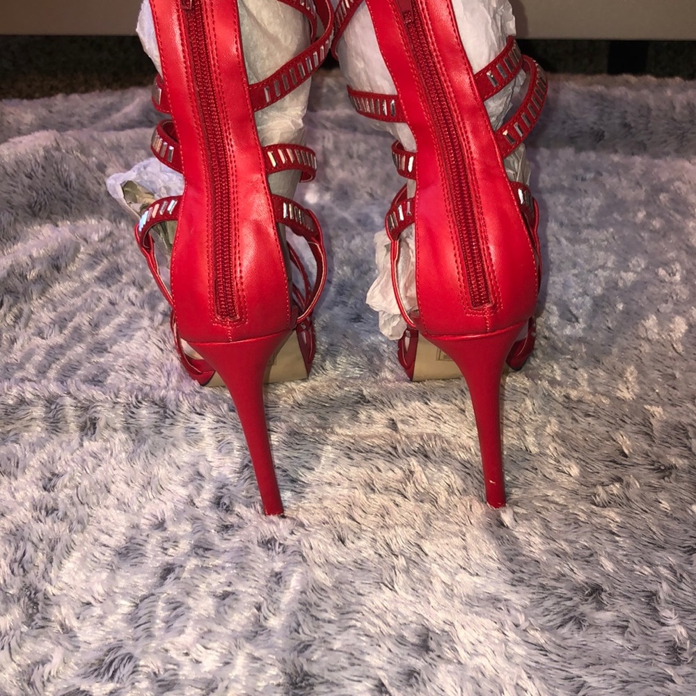 Heels - Picture 4 of 6